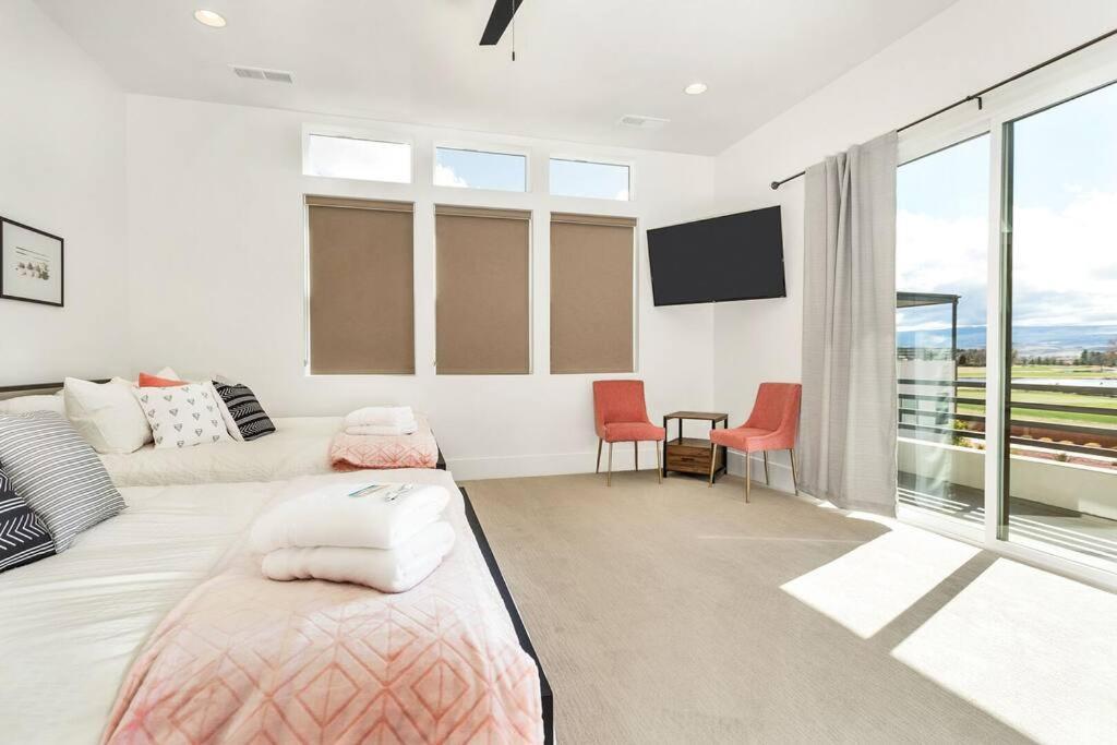 Villa 18 - 4 Bedroom! Year Round Heated Pool & Hot Tub! Games! Golf! Tennis! เซนต์ จอร์จ ภายนอก รูปภาพ